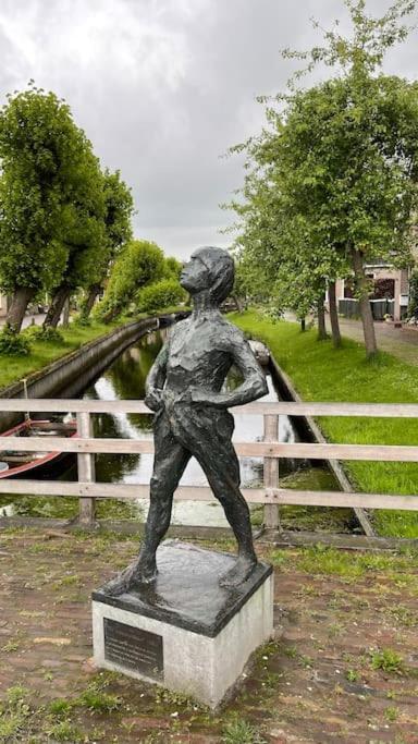 Puur Eastermar - Monumentaal, Authentiek En Luxe Koetshuis Aan Open Vaarwater Met Jacuzzi En Sauna Oostermeer Exterior photo